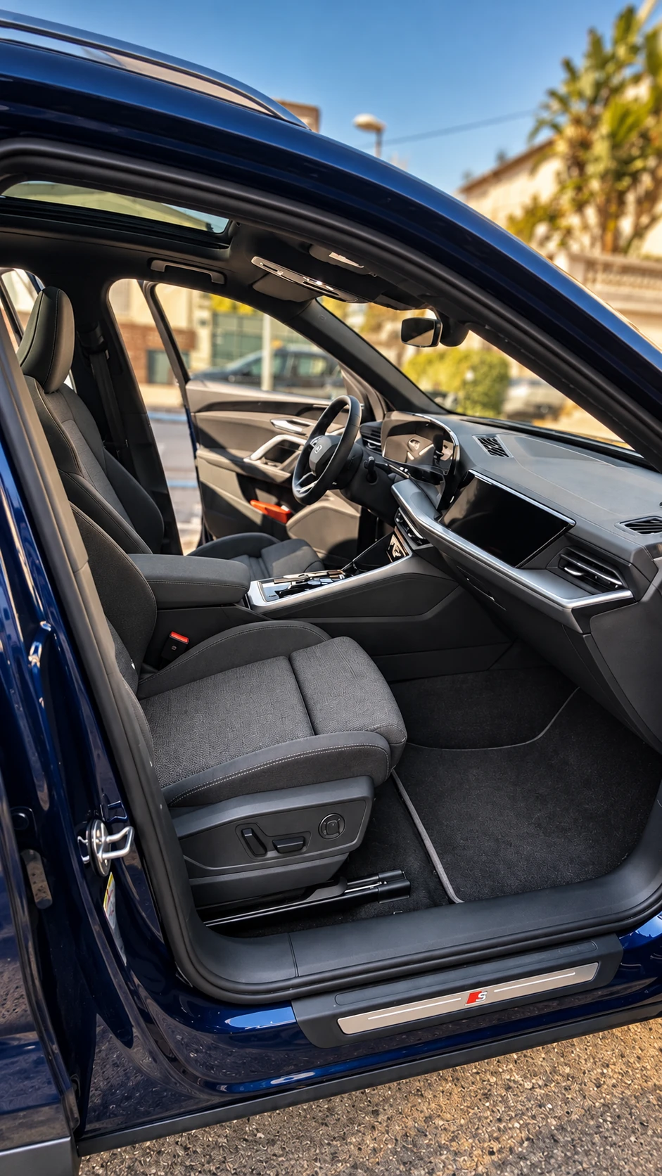 Siège et tapis passager avant de l’Audi Q3 après le nettoyage Albert Complet à Cagnes-sur-Mer